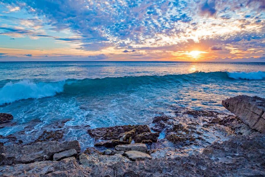 Oahu: West Oahu Sunset Cruise with Cocktails and Appetizers - Who should book this cruise?