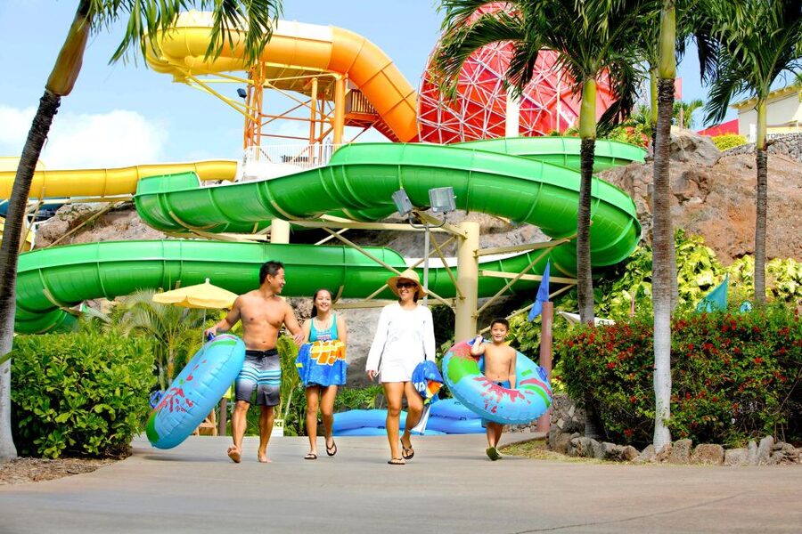 Oahu: Wet 'n' Wild Waterpark Ticket with Waikiki Transfer - What You Get for $99