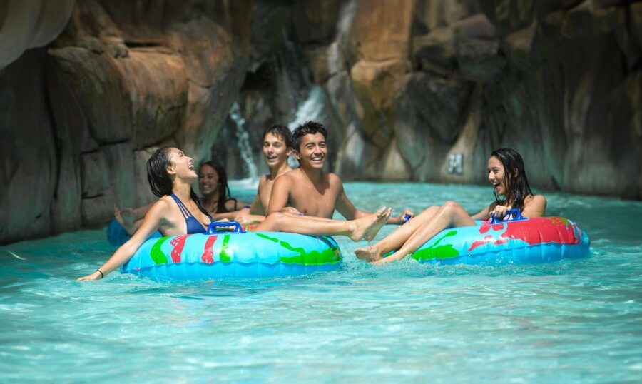 Oahu: Wet 'n' Wild Waterpark Ticket with Waikiki Transfer - Weather, Fitness, and Family Fit