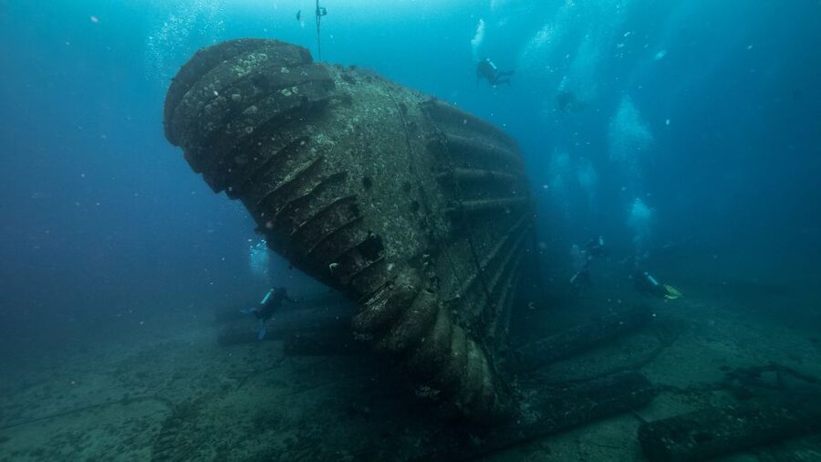Oahu: Wreck & Reef Scuba Dive for Certified Divers - From Kewalo Basin to the first underwater stop