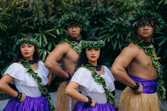 Paina Waikiki Luau at Waikiki Beach Marriott - The fire knife finale