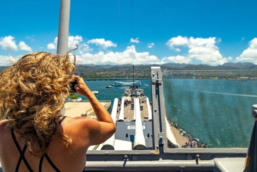 Pearl Harbor and Oahu Circle Island Tour FROM KONA - Lunch at Kahuku Sugar Mill is flexible, not included