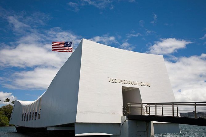 Pearl Harbor, National Memorial Cemetery and Honolulu City Tour - Why Pearl Harbor deserves the first half of your day
