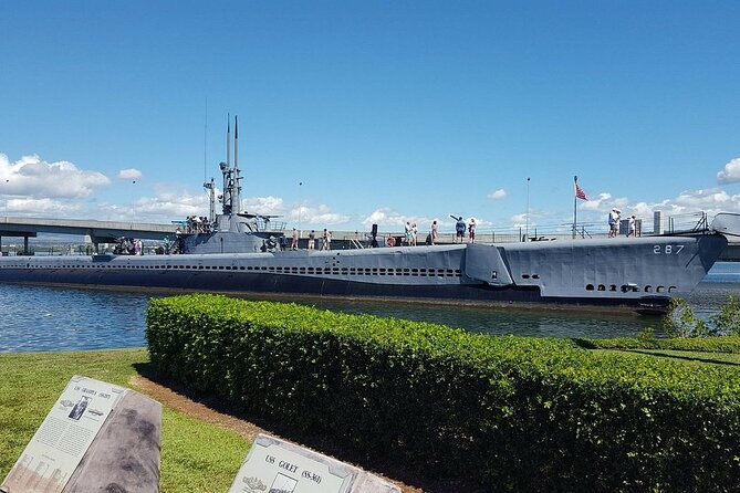 Pearl Harbor USS Arizona & Bowfin Submarine - Inside the USS Bowfin submarine