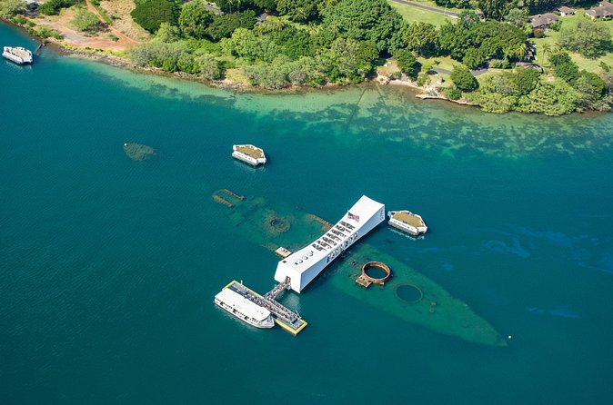 Pearl Harbor USS Arizona Memorial and Honolulu City Tour - Iolani Palace: a view, not a palace tour