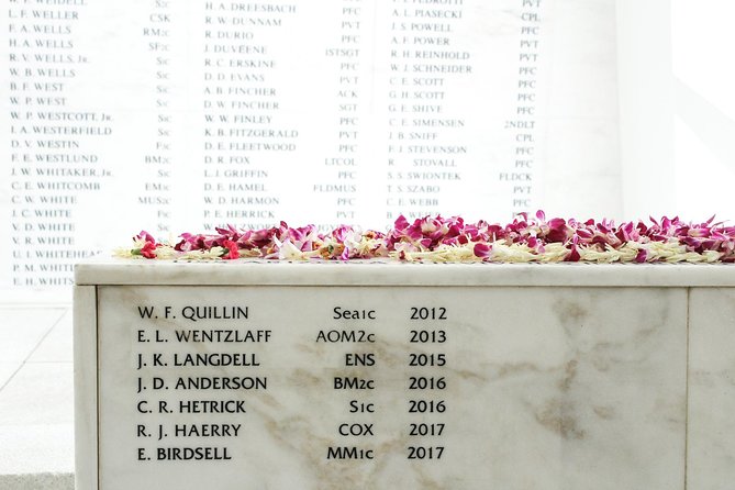 Pearl Harbor USS Arizona Memorial and Honolulu City Tour - The no-bag rule needs serious planning