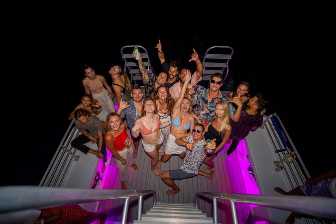 Premier Waikiki Sunset Party Cruise with Live DJ and Full Bar - Wildlife and the Honolulu coastline