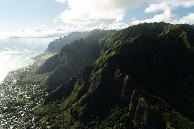 Private 60 Minutes Helicopter Tour in Honolulu - Pearl Harbor and central Oahu from above