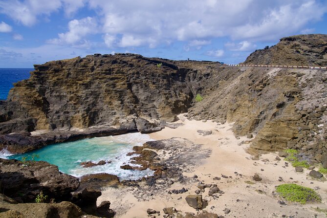 Private Circle Island Tour-Oahu-Customizable - Blowholes, bodyboarders, and Makapu‘u Point