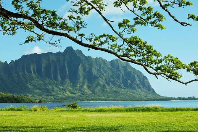 Private Green and Blue Circle Island Oahu Tour (se habla espanol) - Kualoa Regional Park and the Koolau mountains