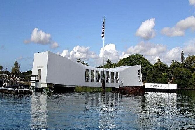 Private Pearl Harbor and Mini Circle Island Tour from Waikiki - Pearl Harbor sets the tone for the day