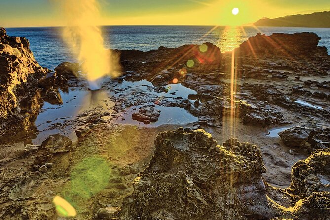 PRIVATE Premium Circle Island Tour (12 Stops) - Diamond Head begins the day with a wide Pacific view