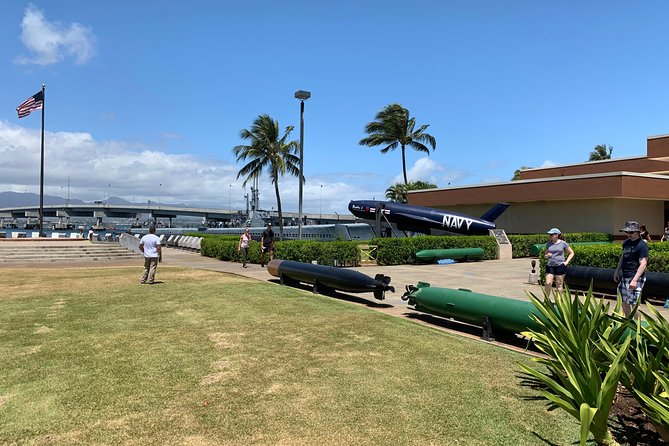 Small Group-Oahu Tour, Dole Plantation, Northshore, Sunset Beach - Sunset Beach and the drama of winter surf