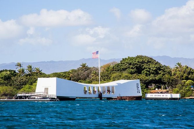 Ultimate Pearl Harbor Circle Island - Dole Plantation and Oahu’s pineapple country