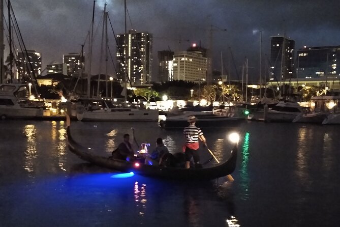 Valentine's Venetian Gondola Cruise in Waikiki - Weather, timing, and small practical details