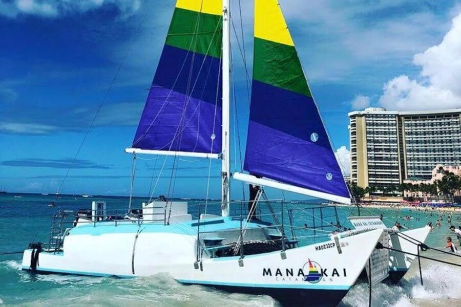 Waikiki Beach: Turtle Snorkeling and Sailing on Hāwea - The sailing portion toward Waikiki and Diamond Head