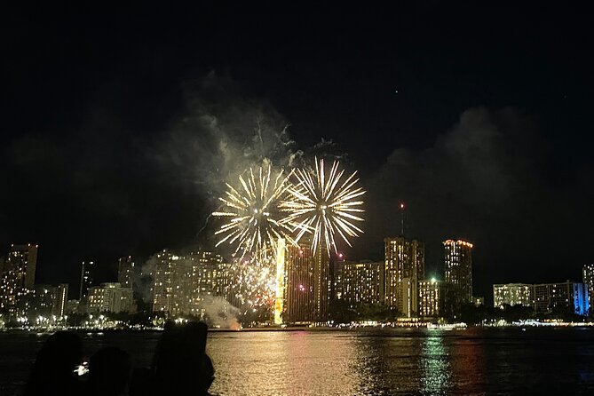 Waikiki: Friday Night Fireworks Catamaran Cruise - Snacks, seating, and what the price covers
