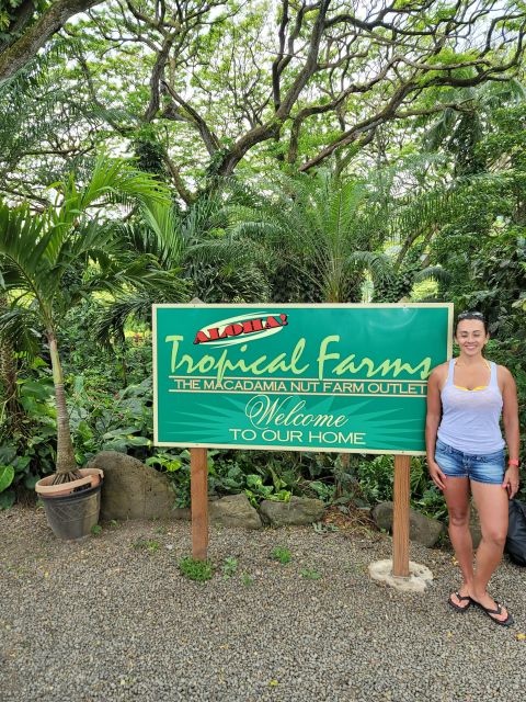 Waikiki: Oahu In a Day Circle Island Tour - Dole Plantation and the pineapple stop