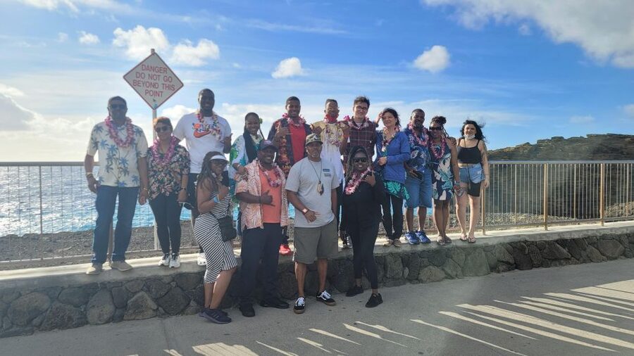 Waikiki: Oahu In a Day Circle Island Tour - Leonard’s Bakery and the first food pause