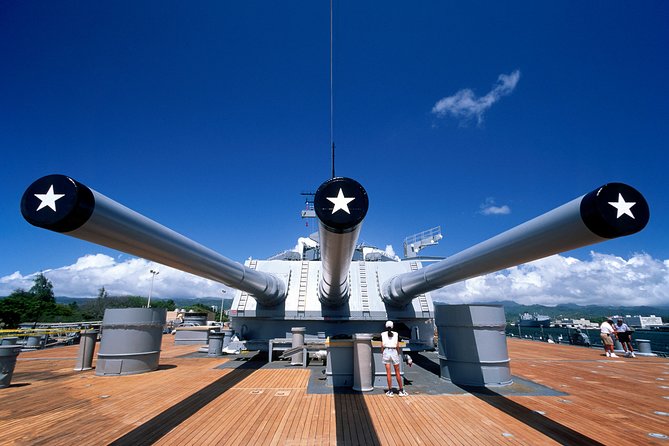 WWII Pearl Harbor Heroes Deluxe Tour - Pearl Harbor National Memorial: begin with the attack